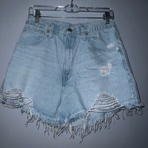 Levi’s high waisted mom shorts size 30